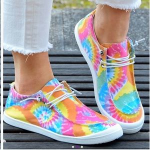NWT Rosy Tie-dye Boat shoe